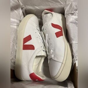 VEJA Campo CA Canvas  Sneakers / shoes - Women's Size 9 - BNIB!
